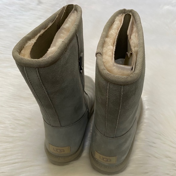 NEW in Box-UGG Gray Celvin Boots Sz 5 - Picture 3 of 5